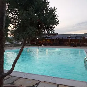 https://caretta-resort.hotelschalkidiki.net