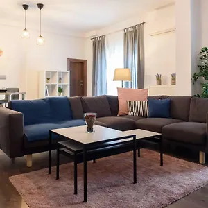 https://city-center-penthouse.hotels-of-thessaloniki.com