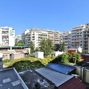 https://yellow-suite-group-mesitiki.hotels-of-thessaloniki.com